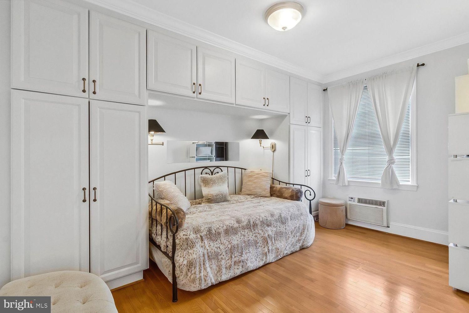 3520 3520 W PL NW Pl NW #202 photograph
