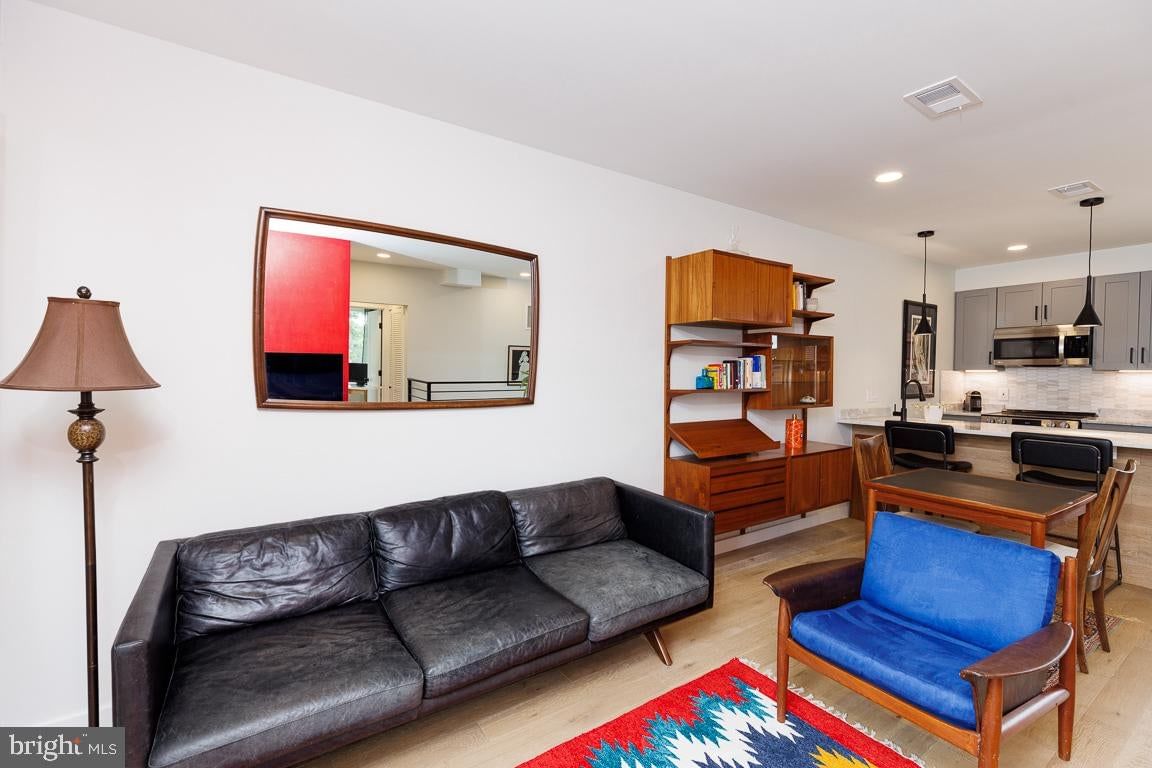 4001 7TH STREET NE #APT 7 photograph