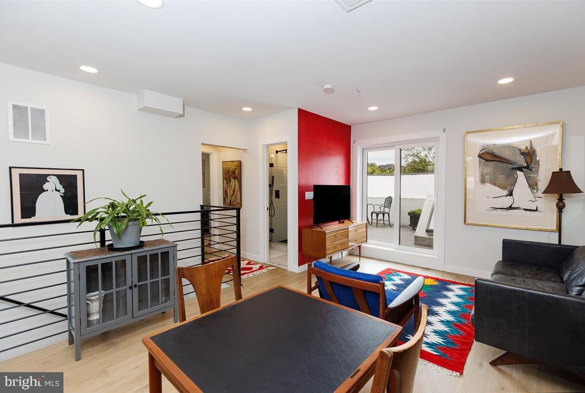 4001 7TH STREET NE #APT 7 photograph