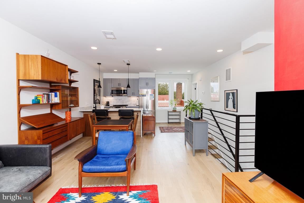 4001 7TH STREET NE #APT 7 photograph