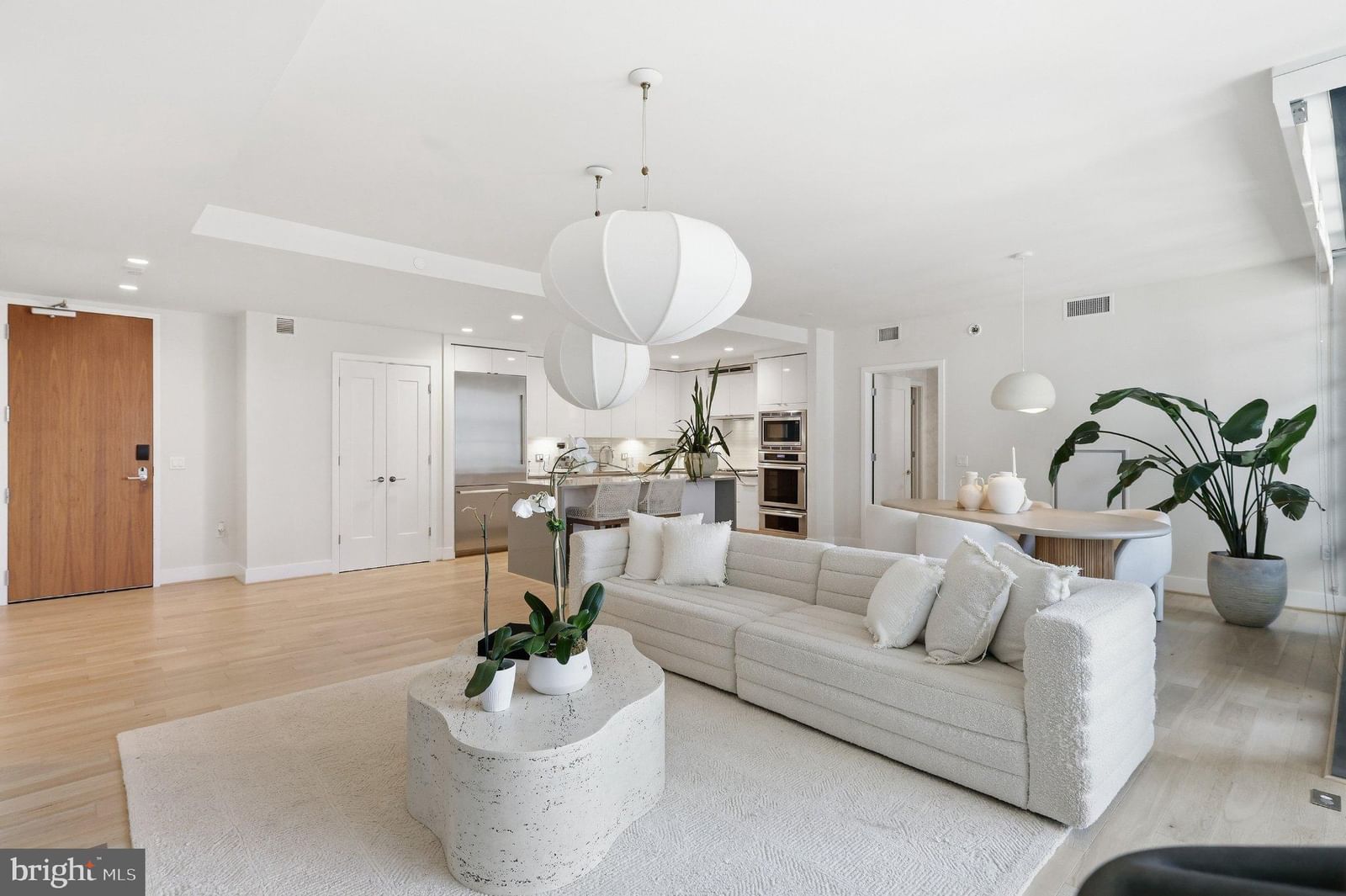45 SUTTON SQUARE SW #706 photograph