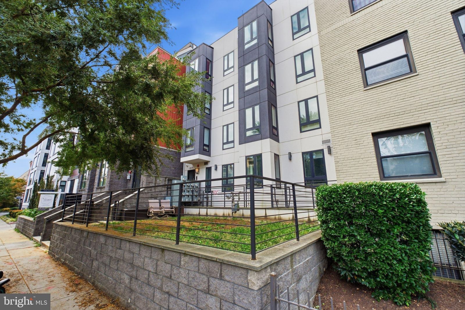1331 K STREET SE #102 photograph