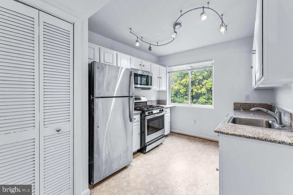 4212 BENNING ROAD NE #6 photograph