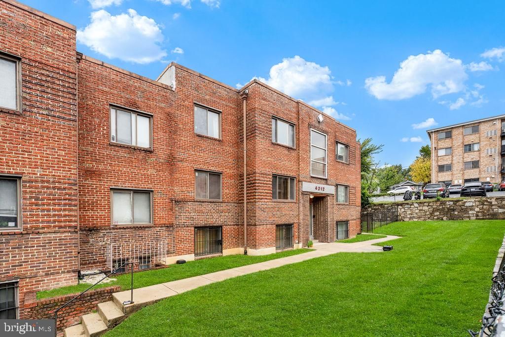4212 BENNING ROAD NE #6 photograph