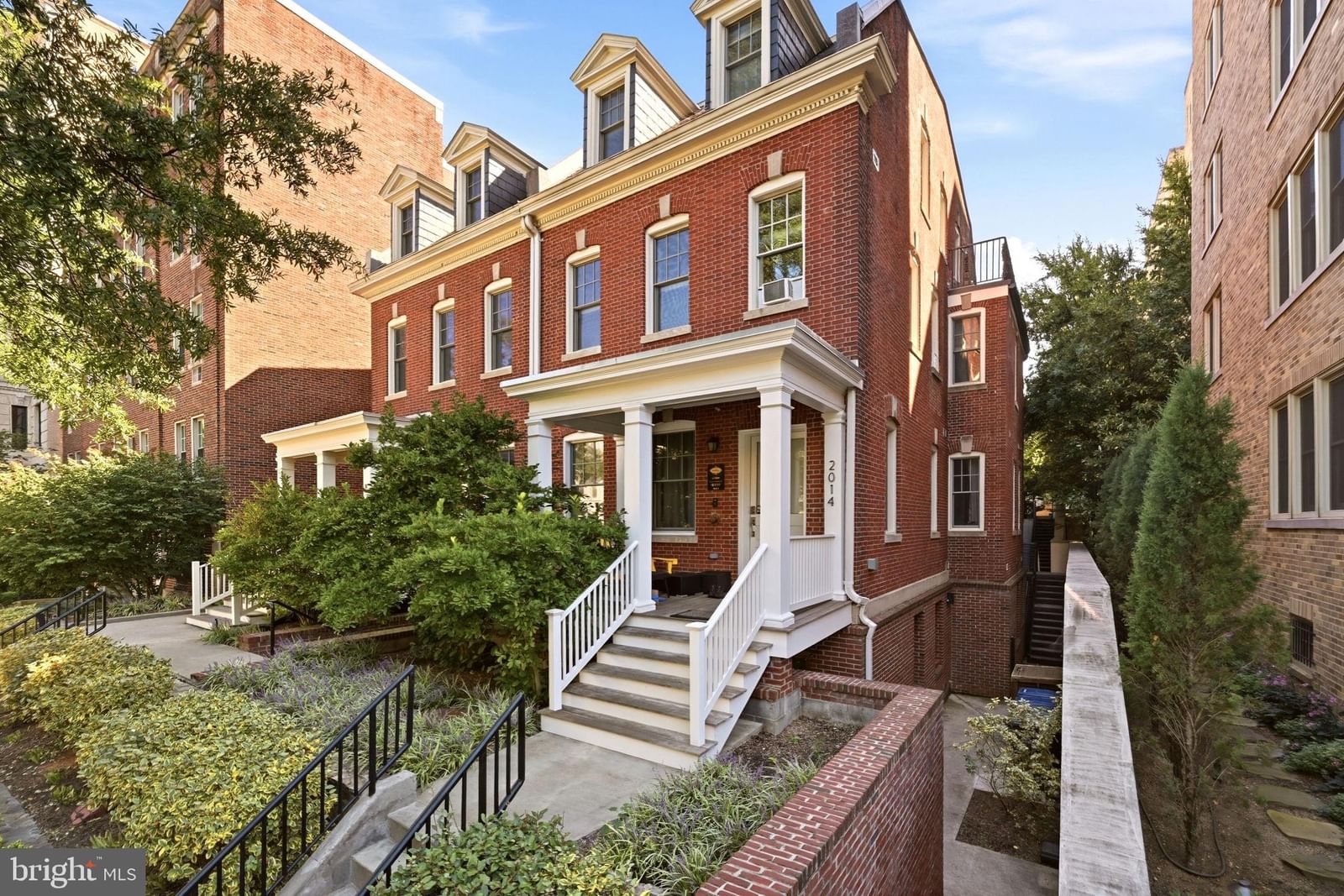 2014 KALORAMA ROAD NW #8 photograph