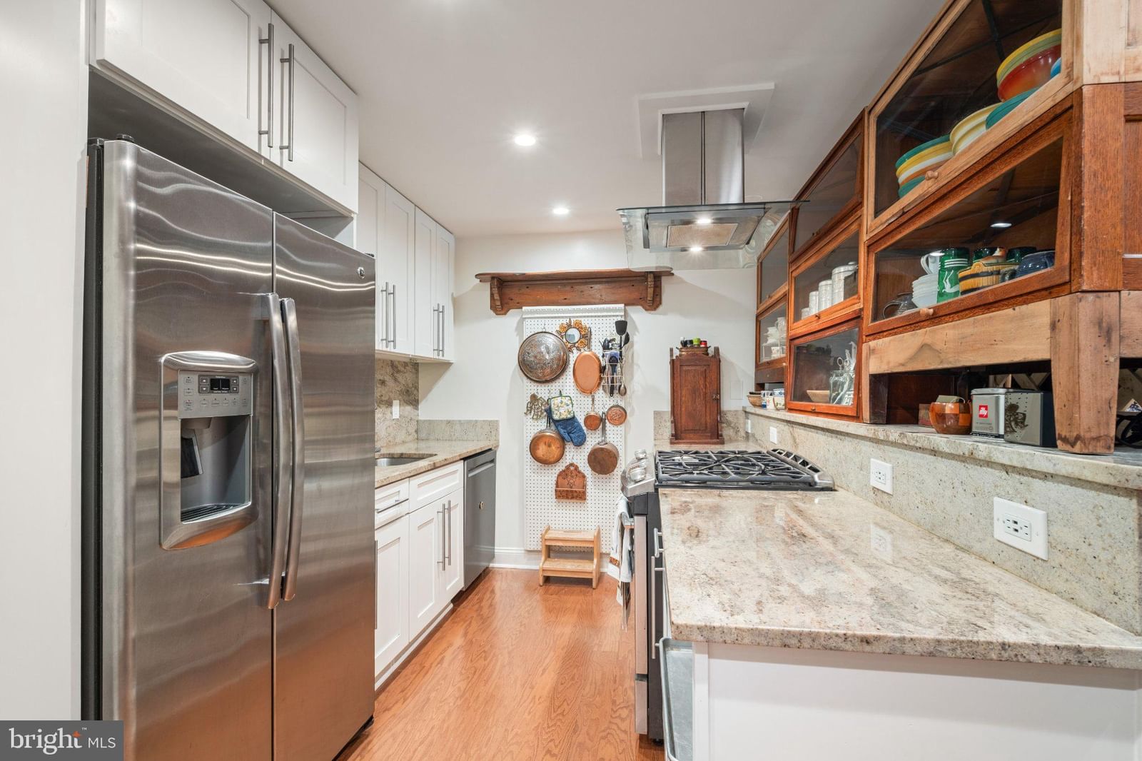 400 21ST STREET NE #2 photograph