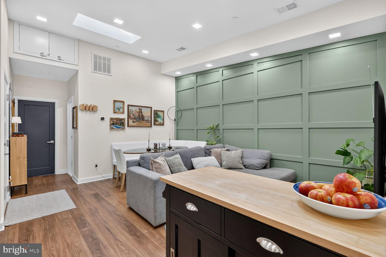 1355 BRYANT STREET NE #6 photograph