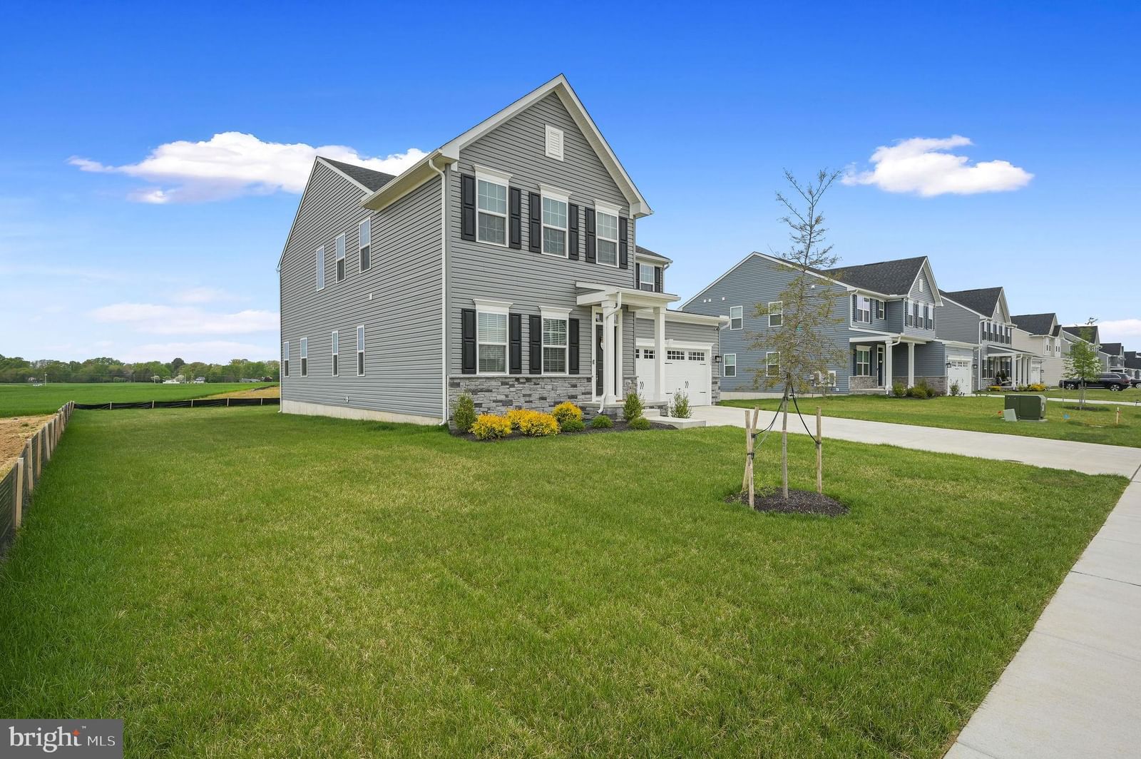 200 CHARLESTON CIR, DOVER 19904, DE