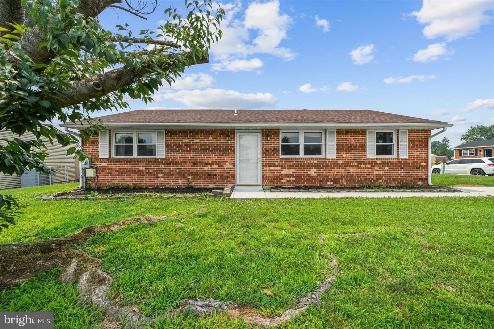 2 WILLIAMS COURT, NEWARK