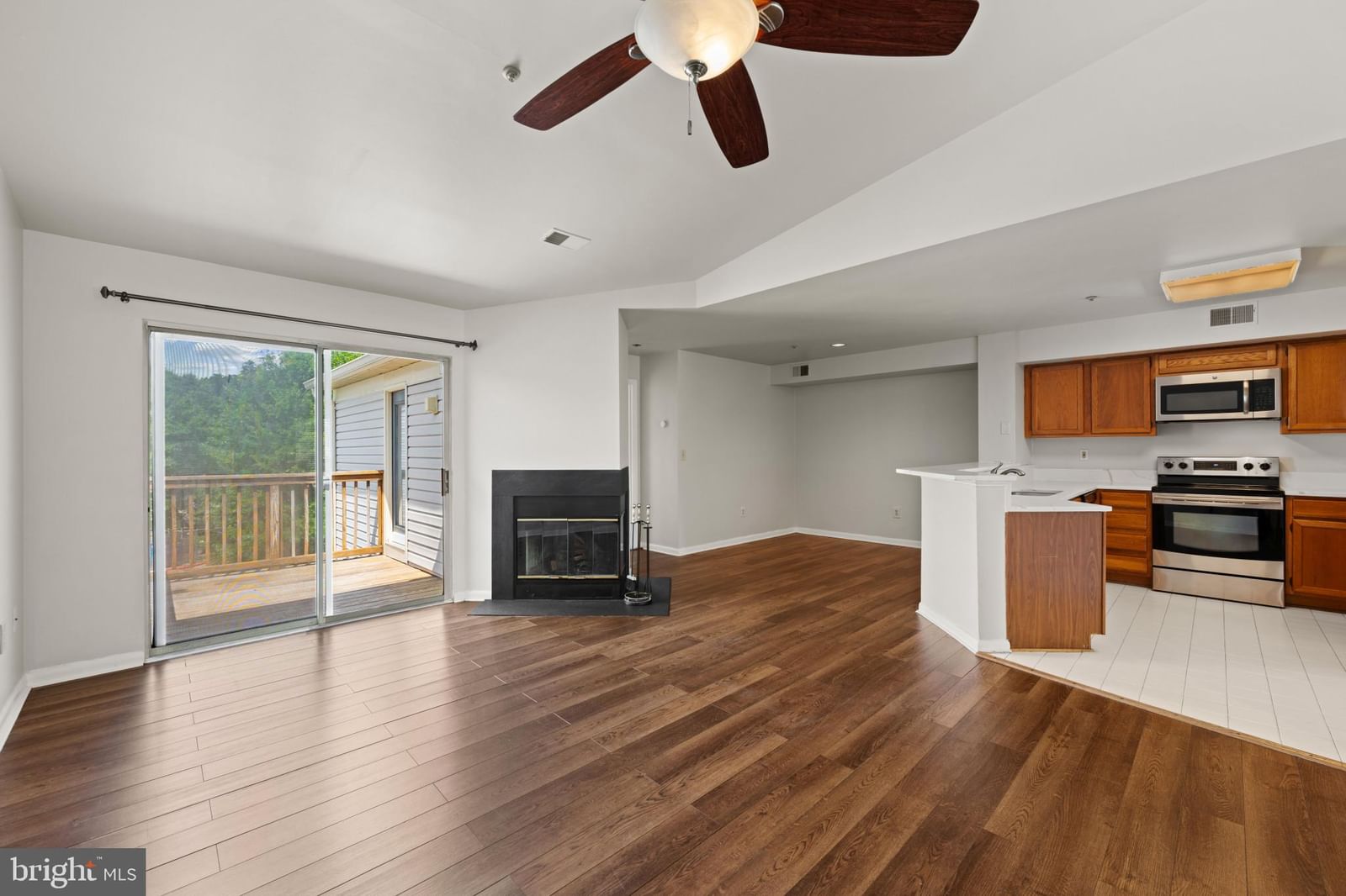 10 SANDSTONE COURT #K photograph