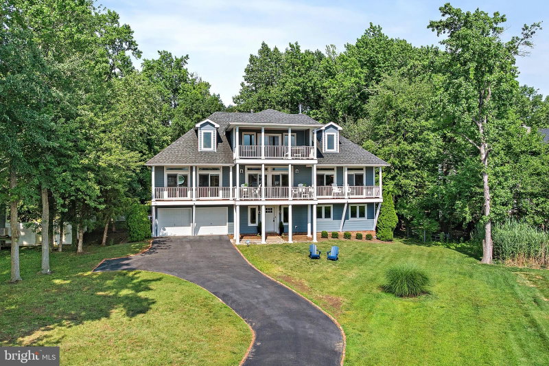621 HARBOR DRIVE
