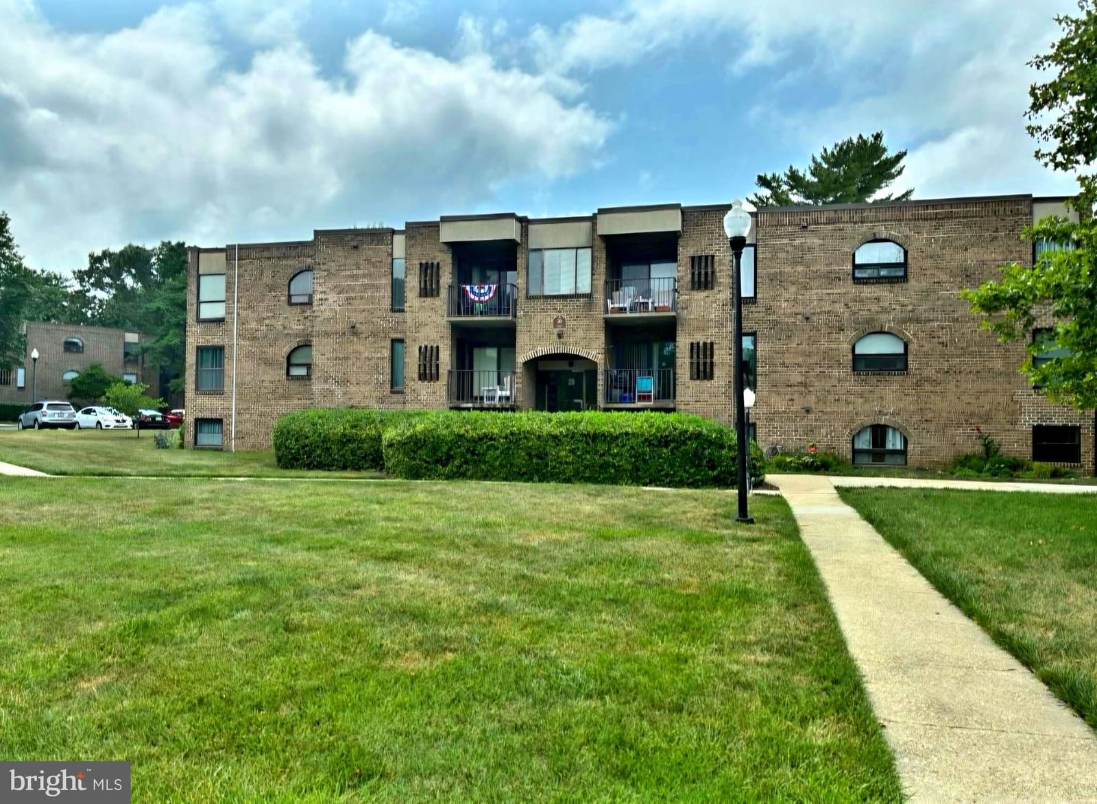 20 SILVERWOOD CIRCLE #5 photograph