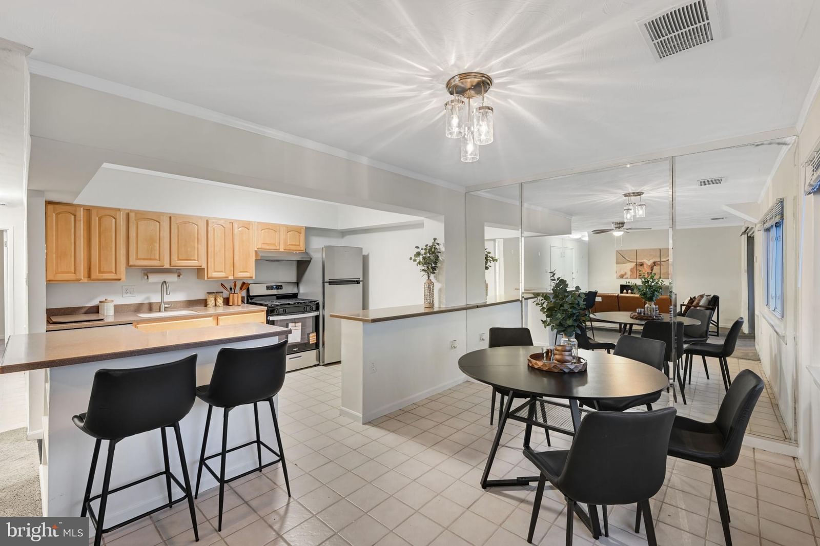 353 GATEWATER COURT #G photograph