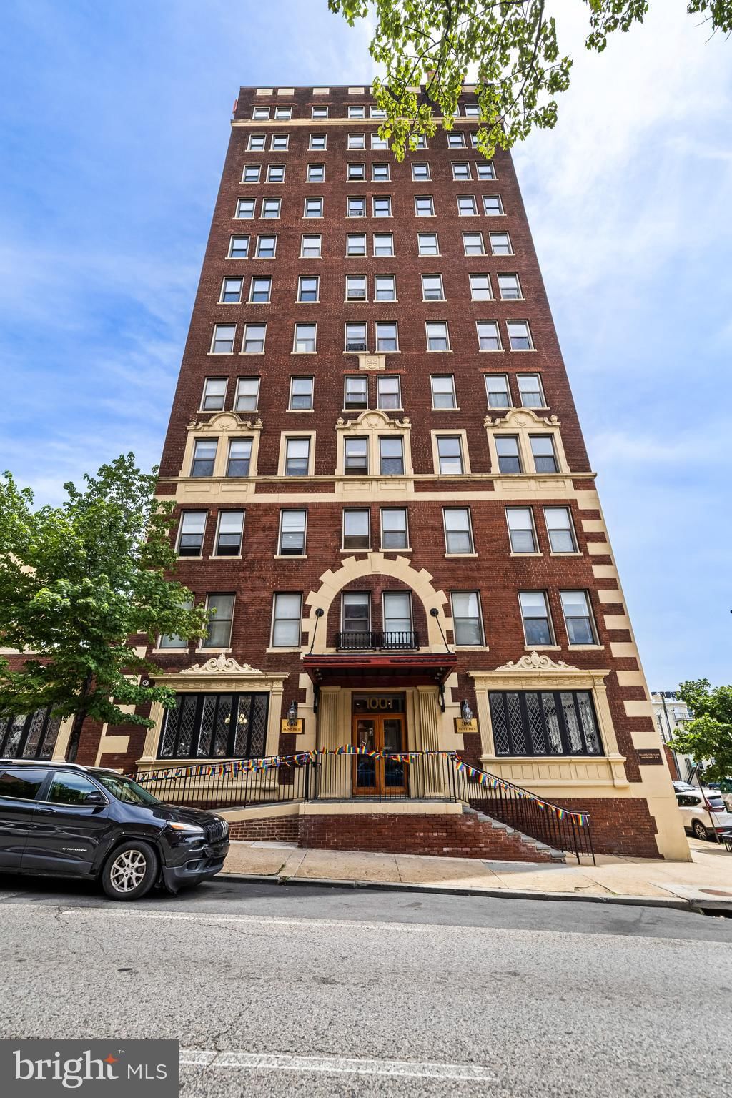 1001 SAINT PAUL STREET #8B photograph