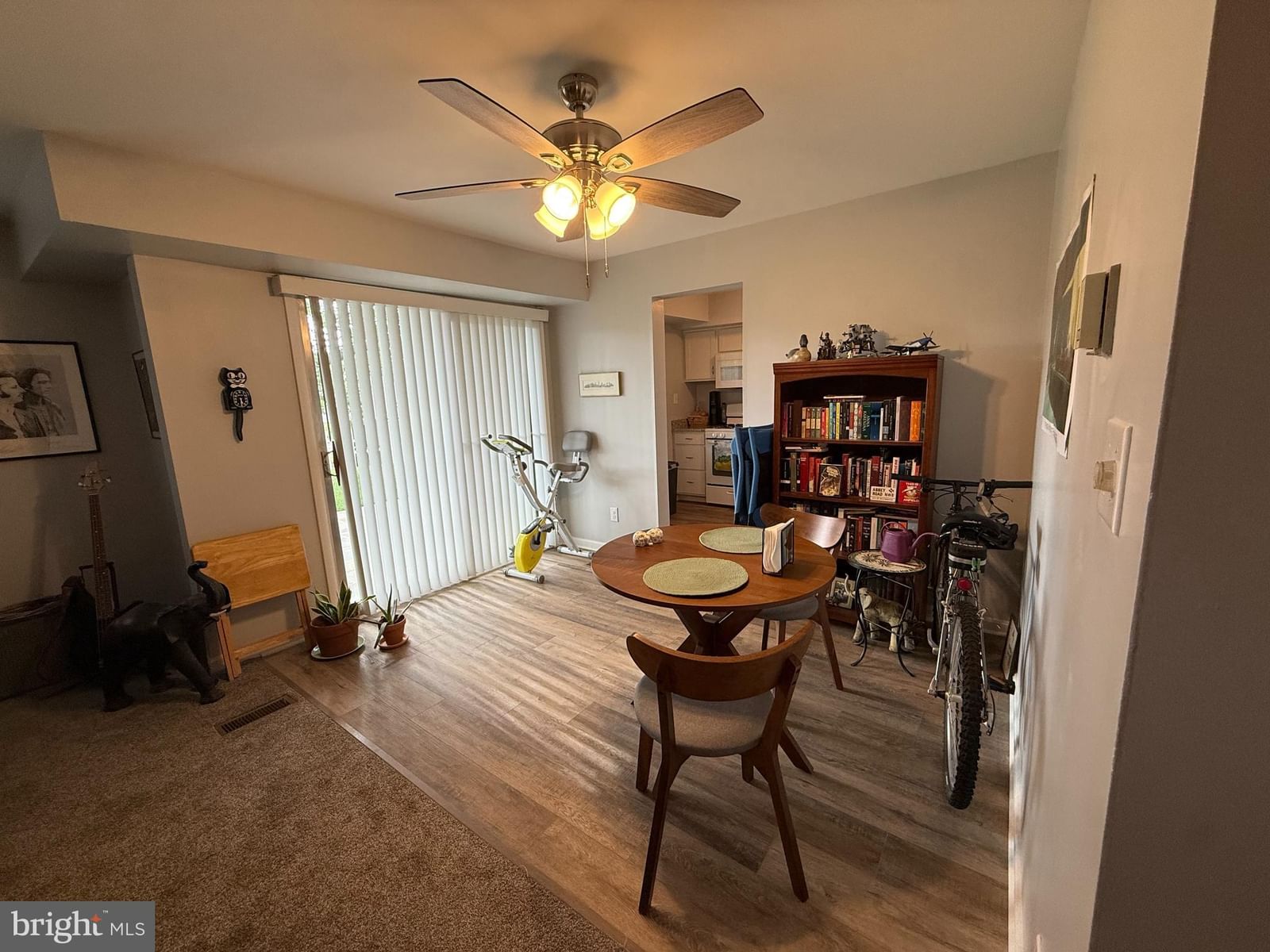 363 HOMELAND SOUTHWAY #1B photograph