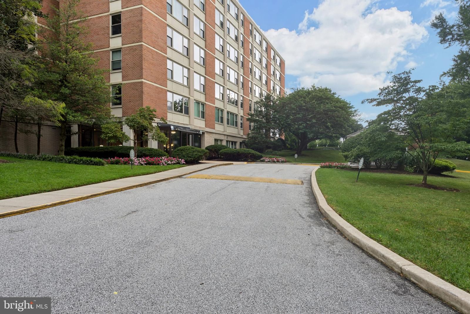 4401 ROLAND AVENUE #415 photograph