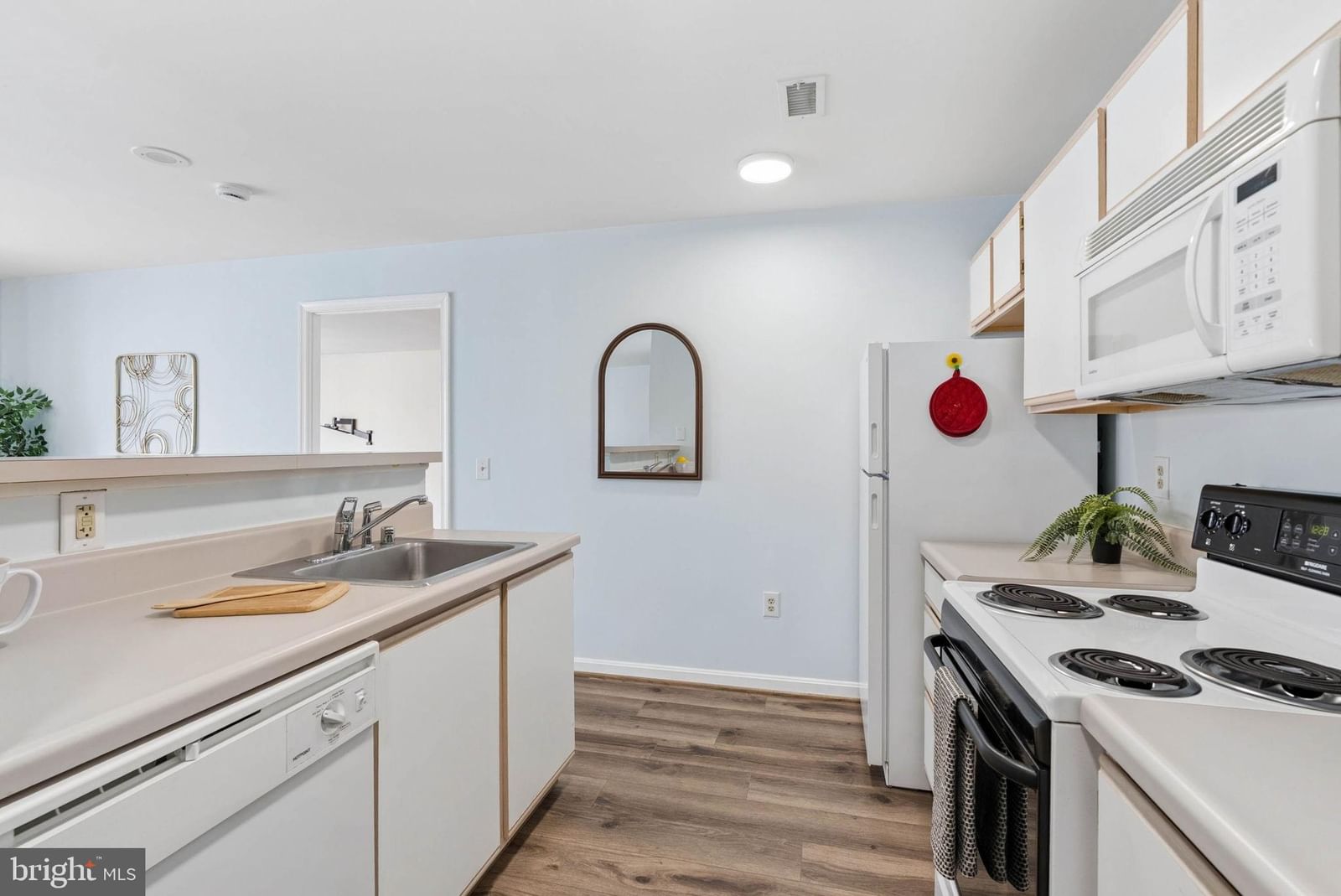2702 LIGHTHOUSE PT PT E #629 photograph