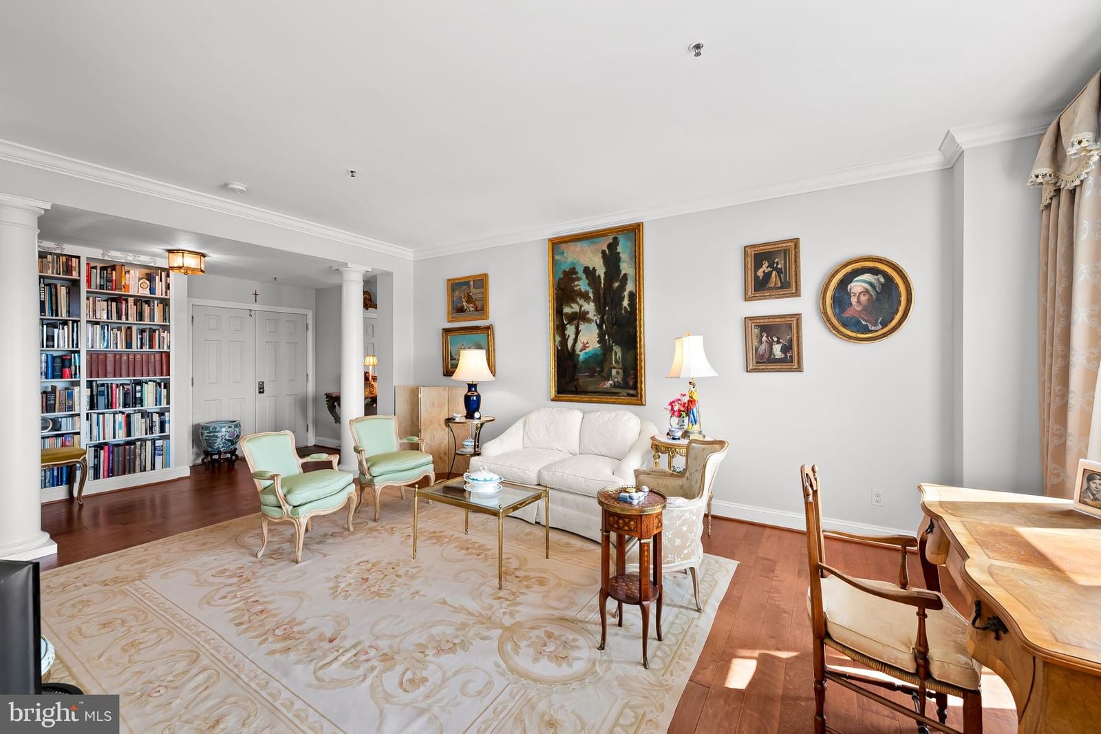10 E LEE STREET #804 photograph
