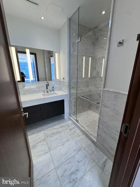 300 INTERNATIONAL DRIVE #2307 photograph