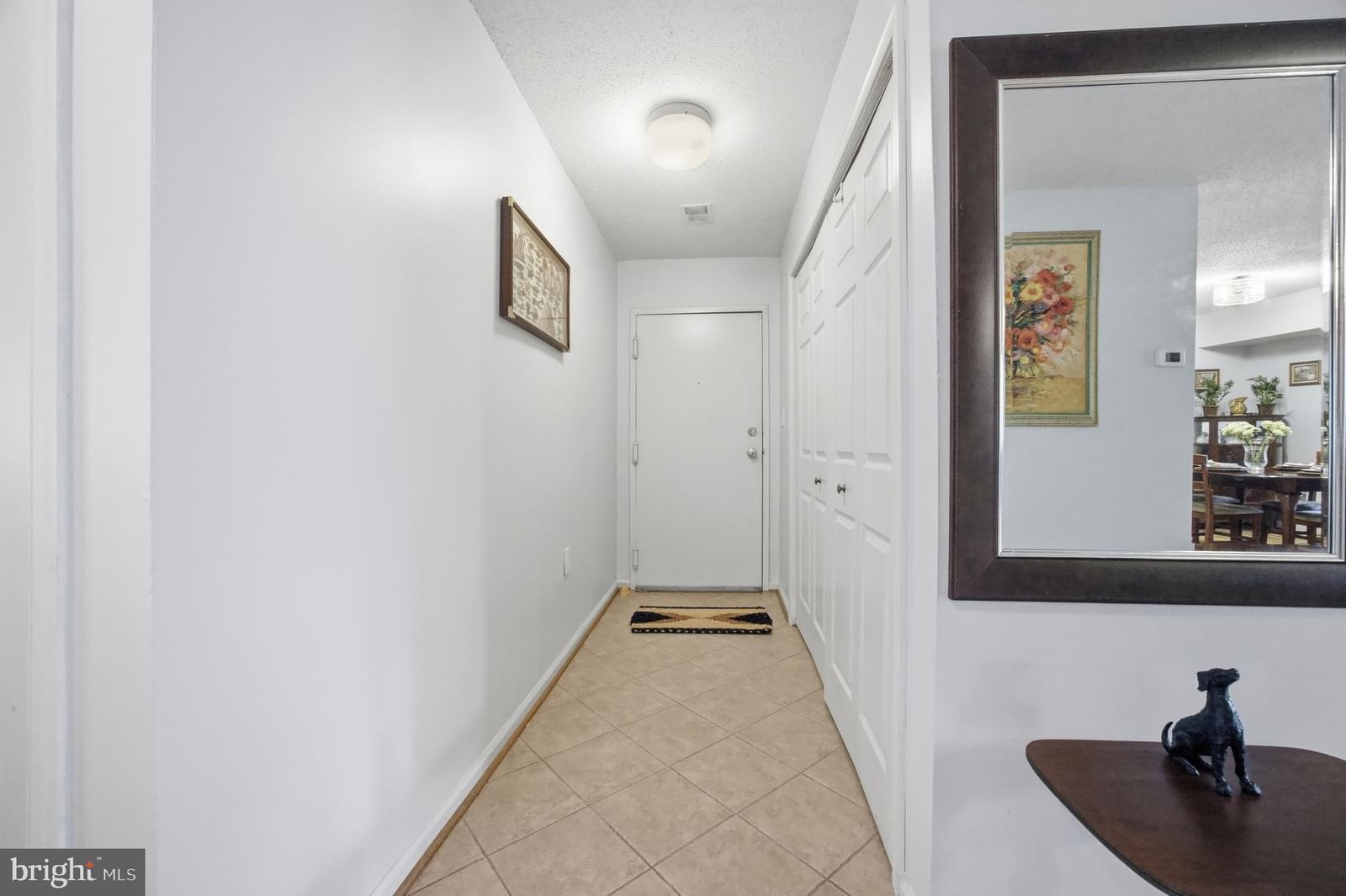 7 SUNTOP COURT #202 photograph