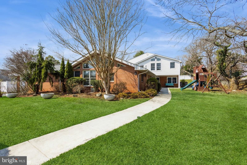 7908 IVY LANE