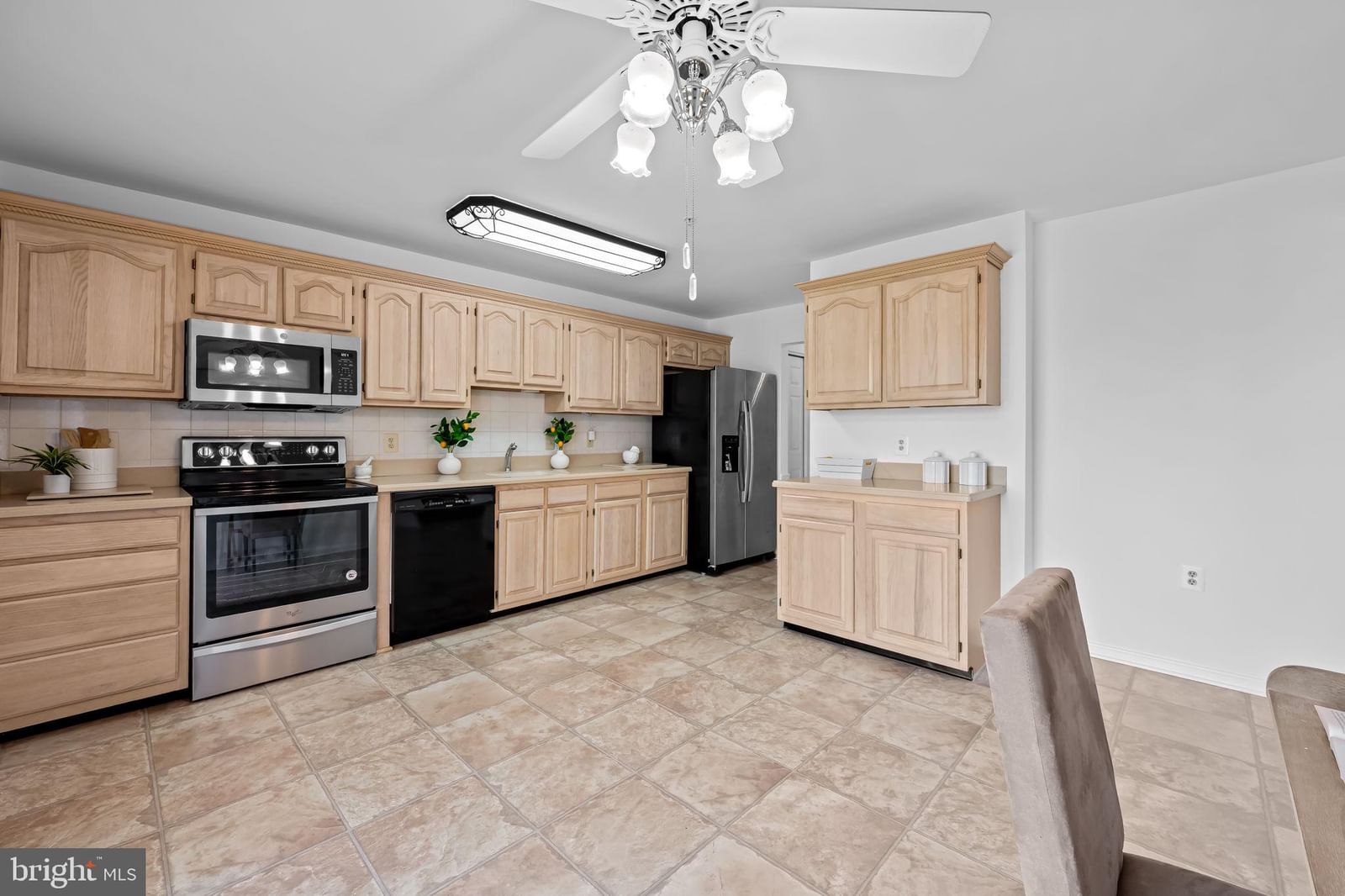 3901 HANNON COURT #3E photograph