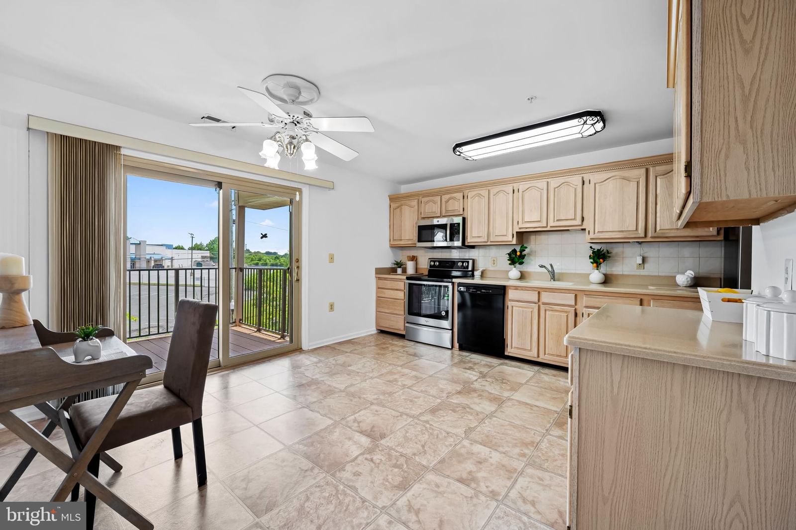 3901 HANNON COURT #3E photograph