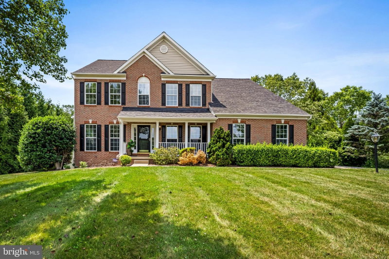 803 ZENITH DR