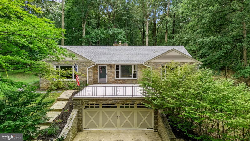 3114 SUNSET LANE