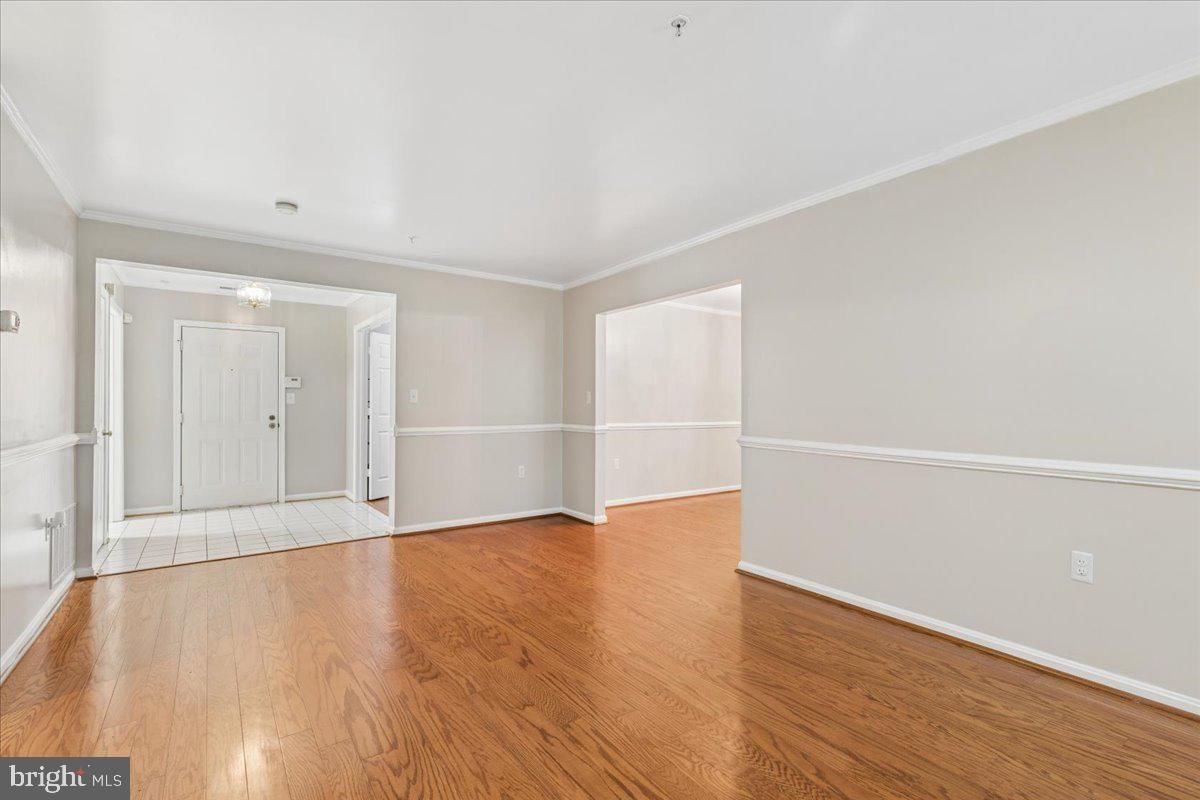 4550 CHAUCER WAY #104 photograph