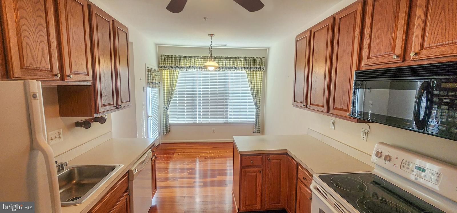 1599 HOMELAND DRIVE #3E photograph