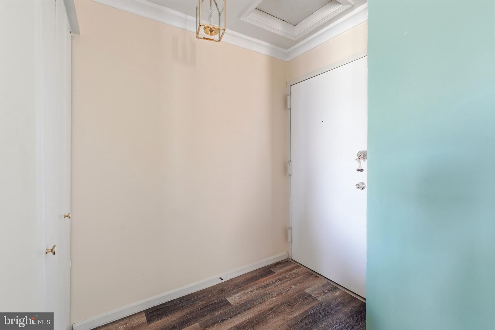 1403 KEY PARKWAY #301A photograph