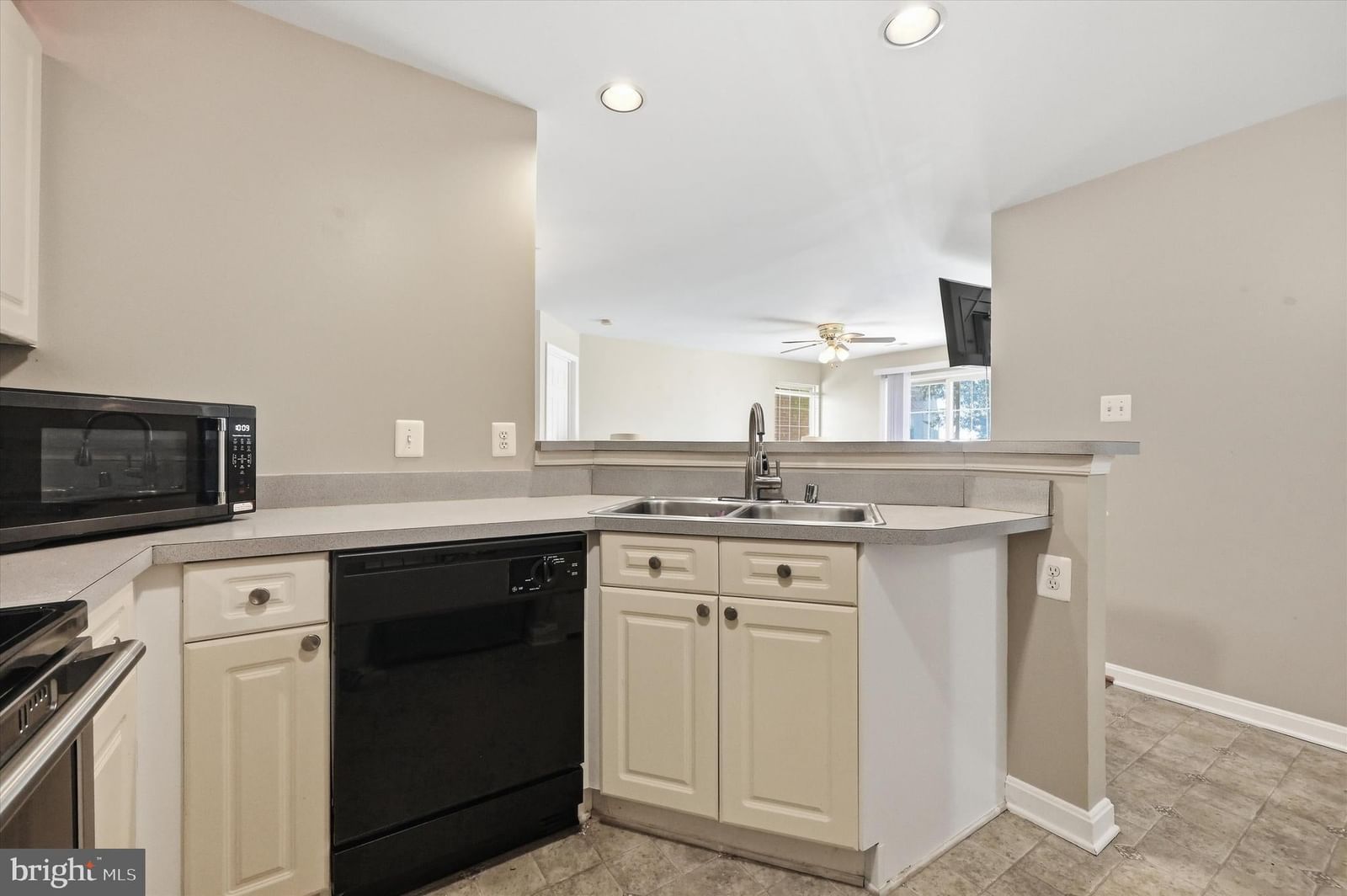 2501 DRIFTWOOD COURT #2D photograph