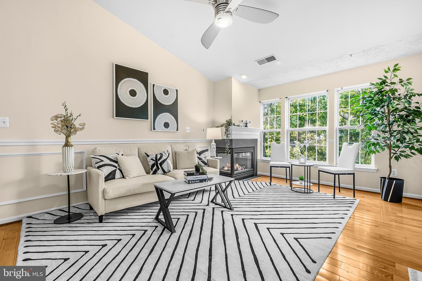 500 LEAHY COURT #1L photograph
