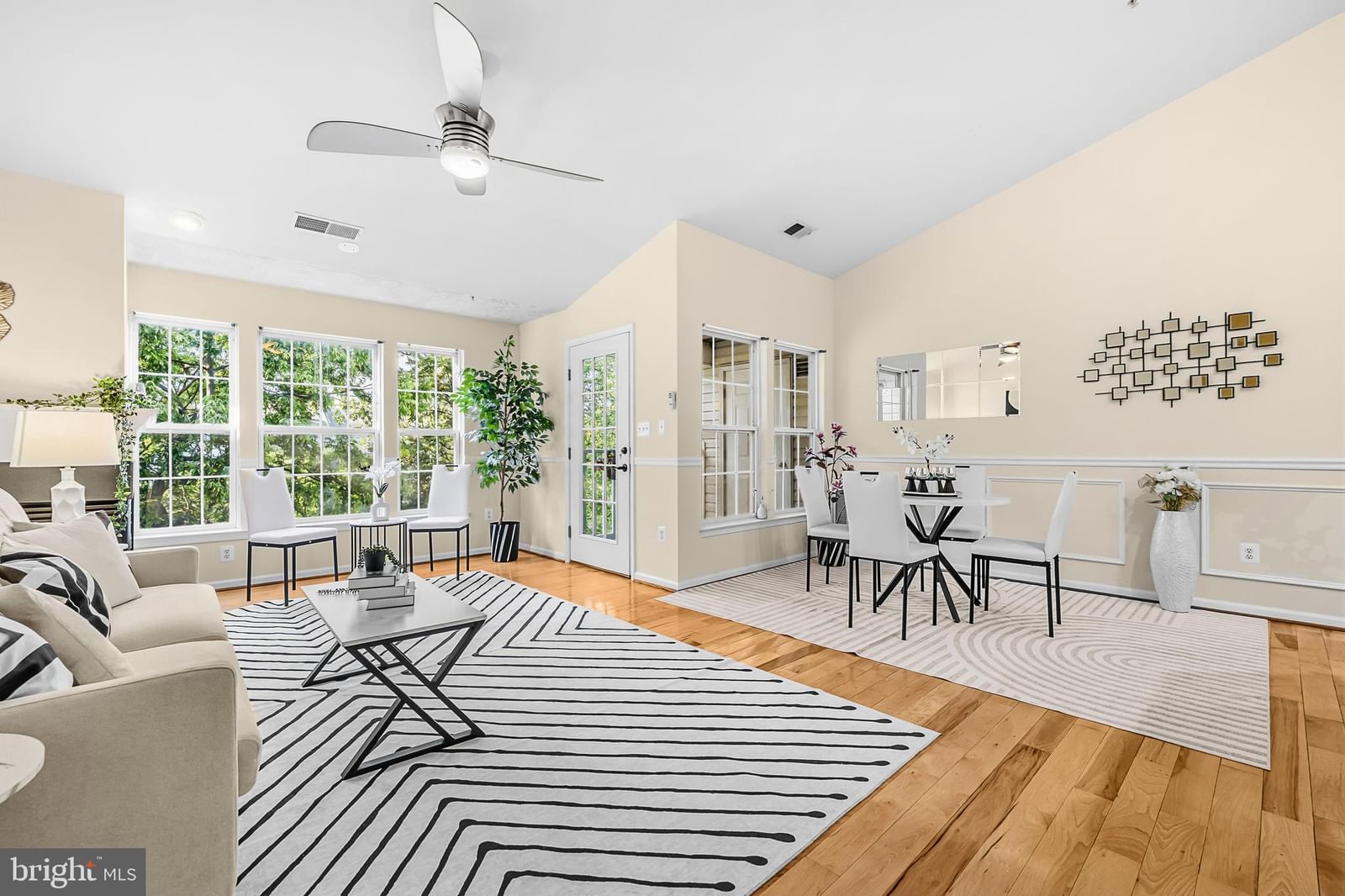 500 LEAHY COURT #1L photograph