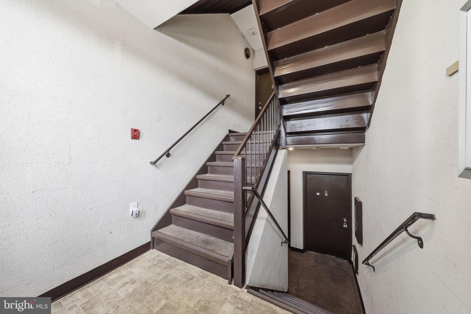 1403 KEY PARKWAY #102A photograph