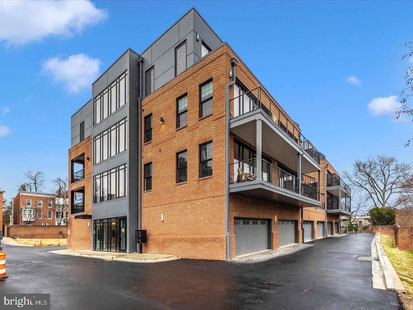 210 E SECOND STREET #401 photograph