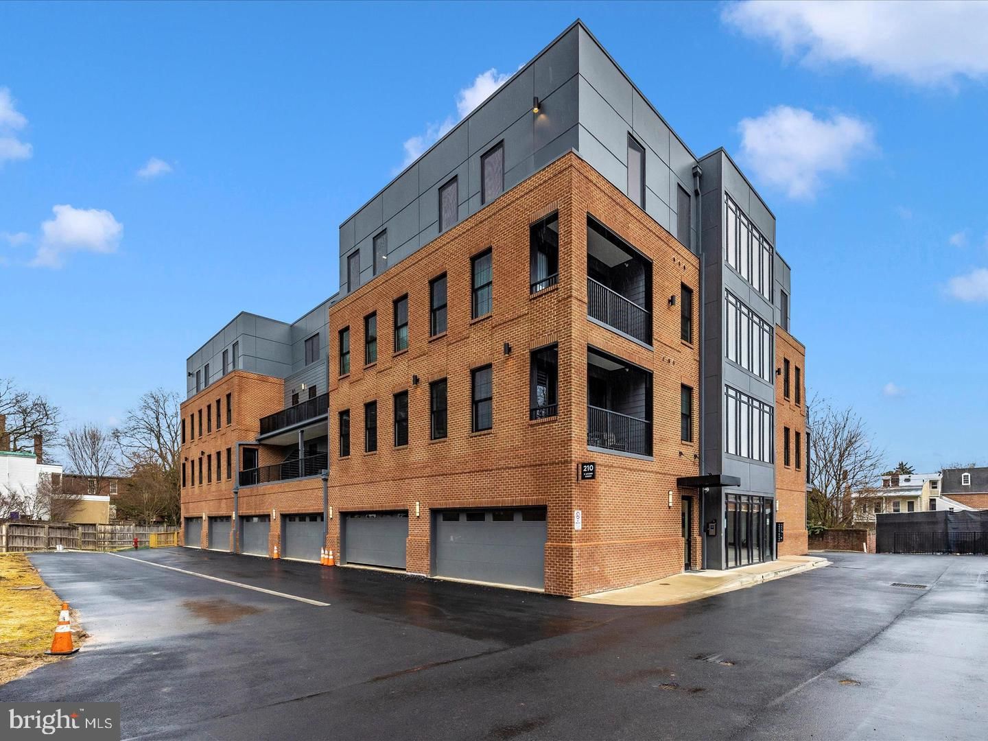 210 E SECOND STREET #401 photograph