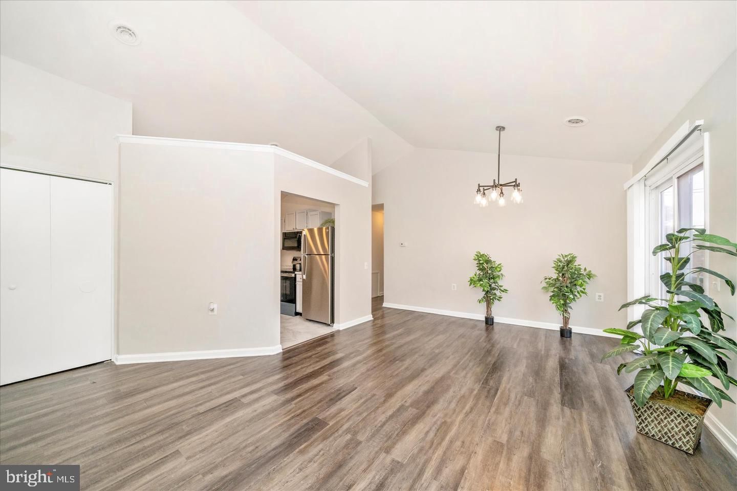 5701 LAVENDER PLAZA #J photograph