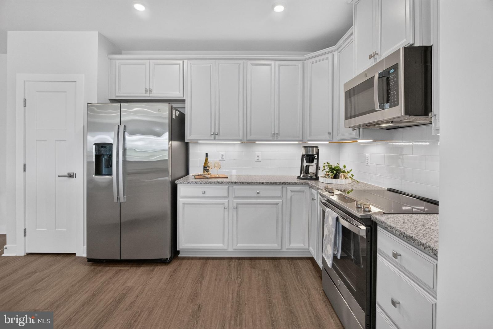 3315 FIREFLY LANE #204 photograph