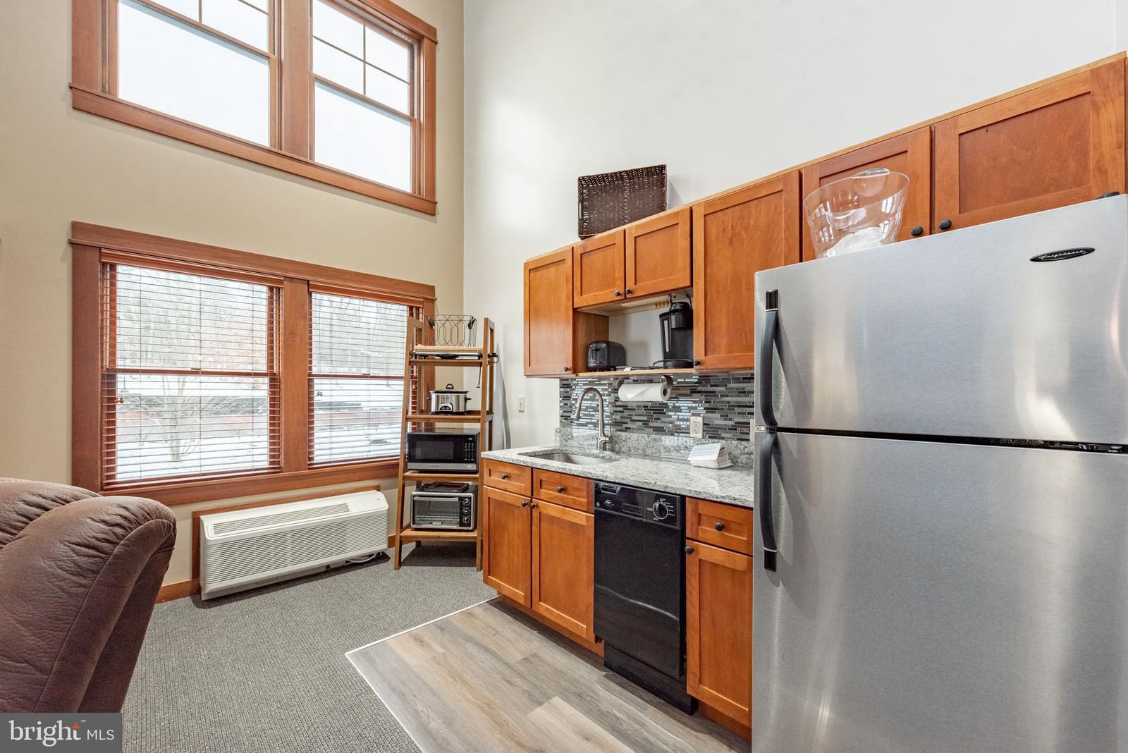 565 GLENDALE ROAD #306 photograph