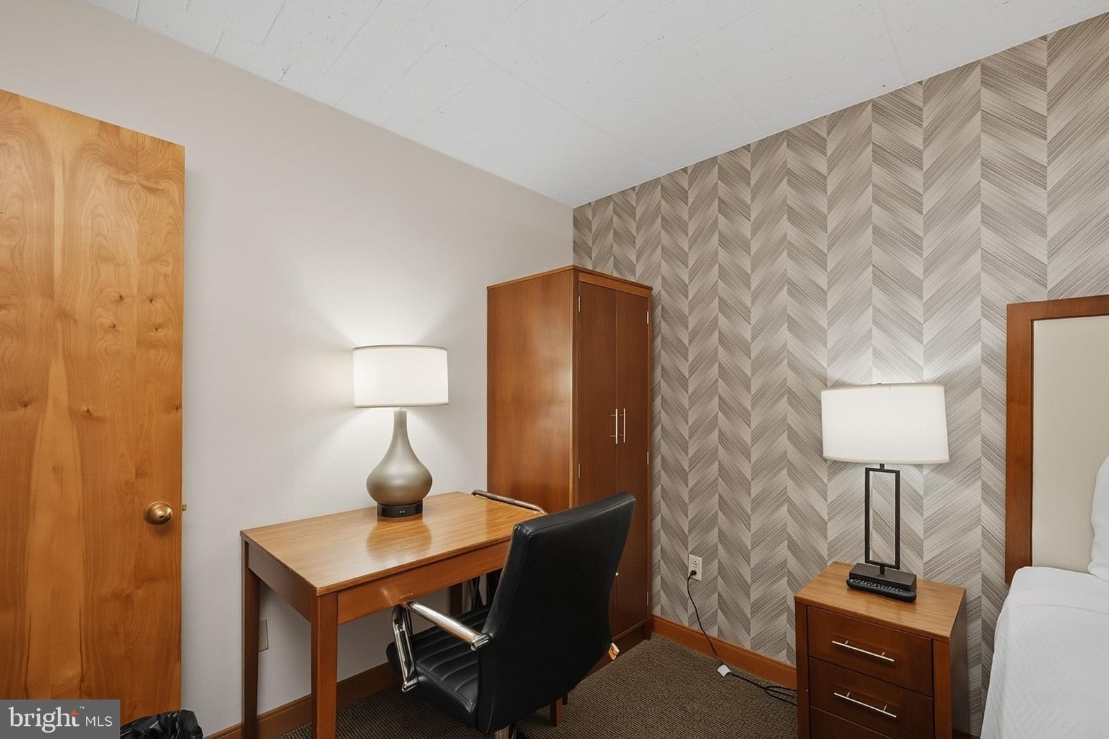 290 MARSH HILL ROAD #706 photograph