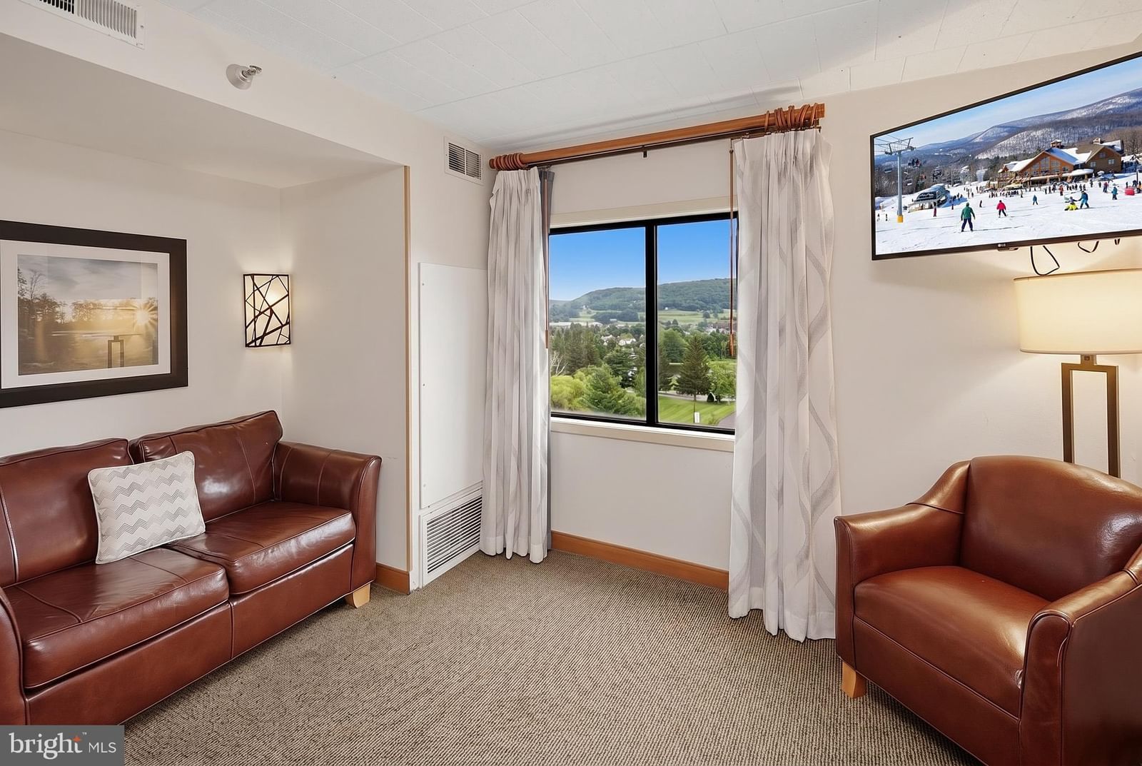 290 MARSH HILL ROAD #706 photograph