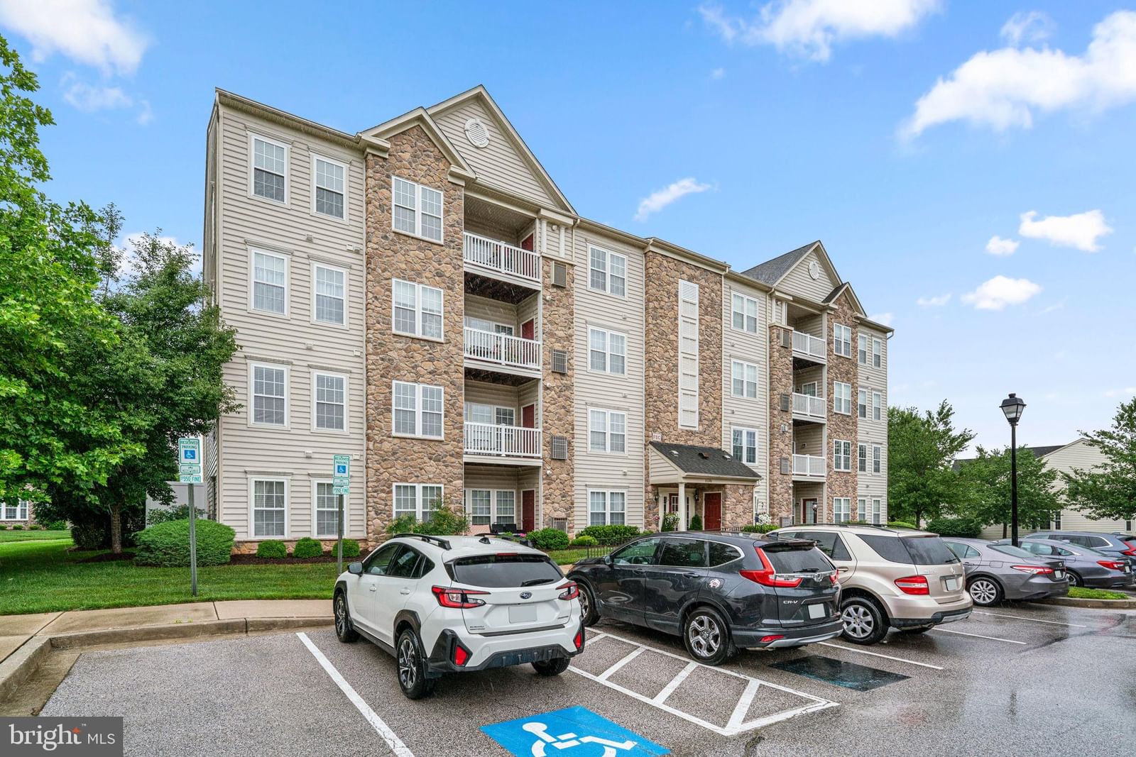 11185 CHAMBERS COURT #H photograph