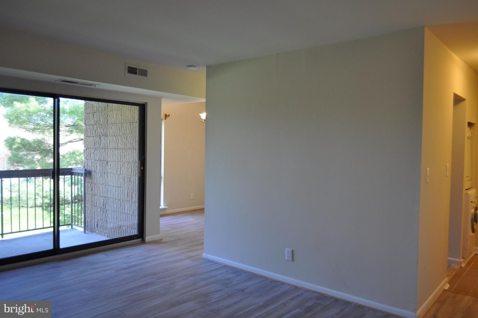 6091 MAJORS LANE #6 photograph