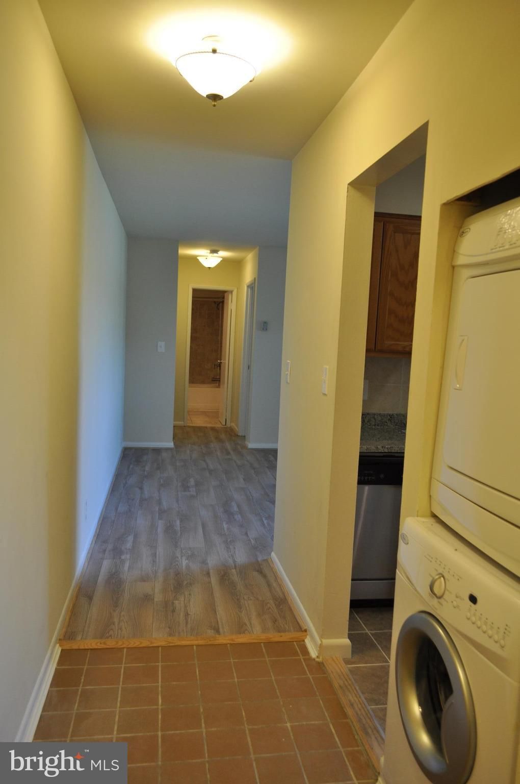 6091 MAJORS LANE #6 photograph