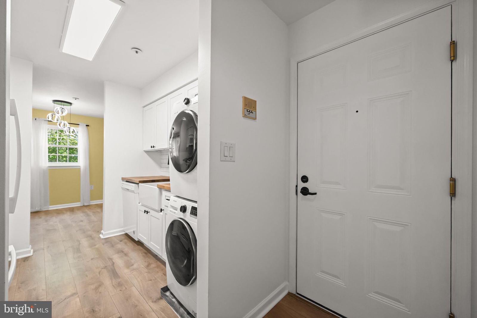 8393 MONTGOMERY RUN ROAD #L photograph