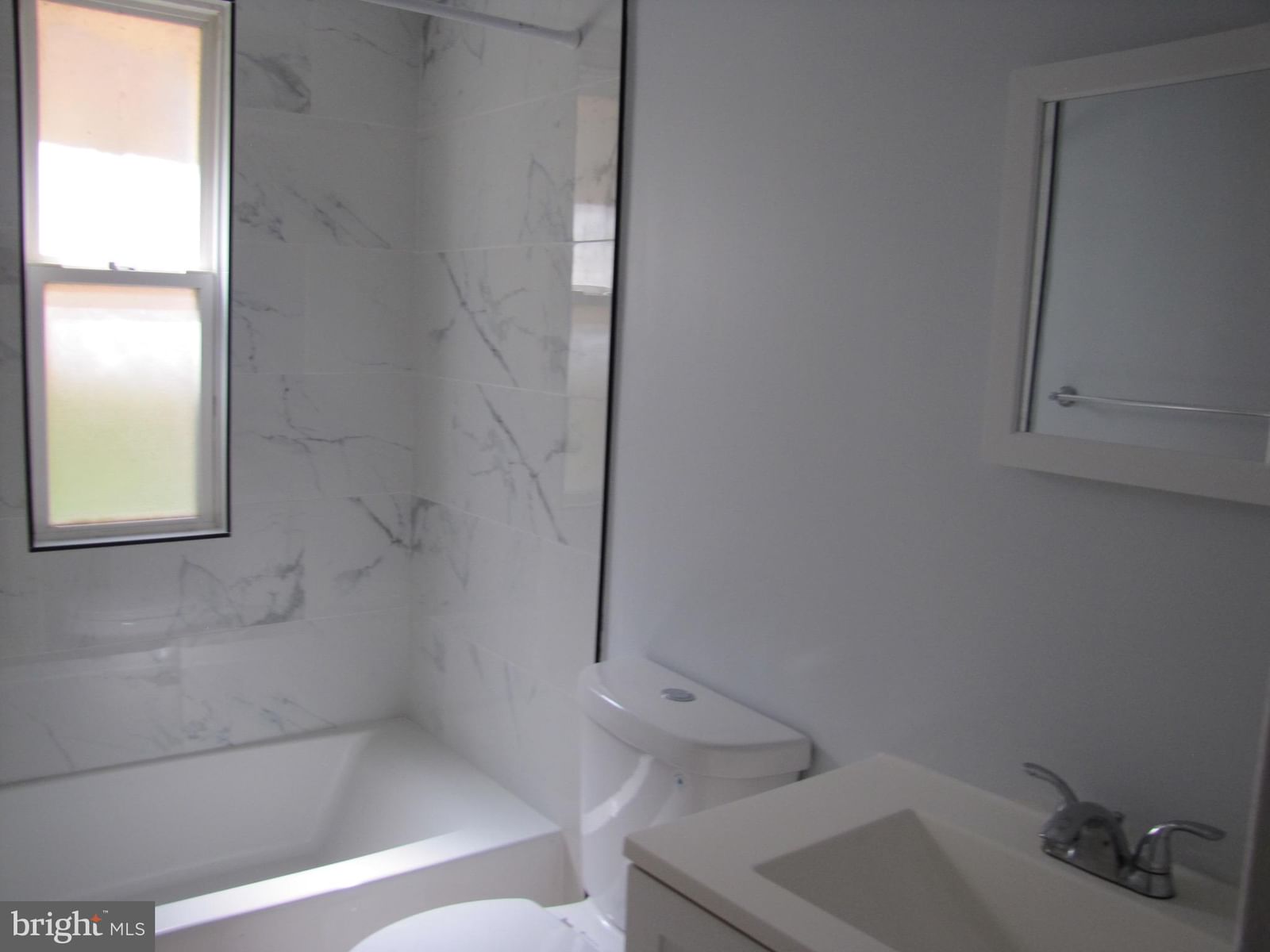 116 LEE AVENUE #105 photograph