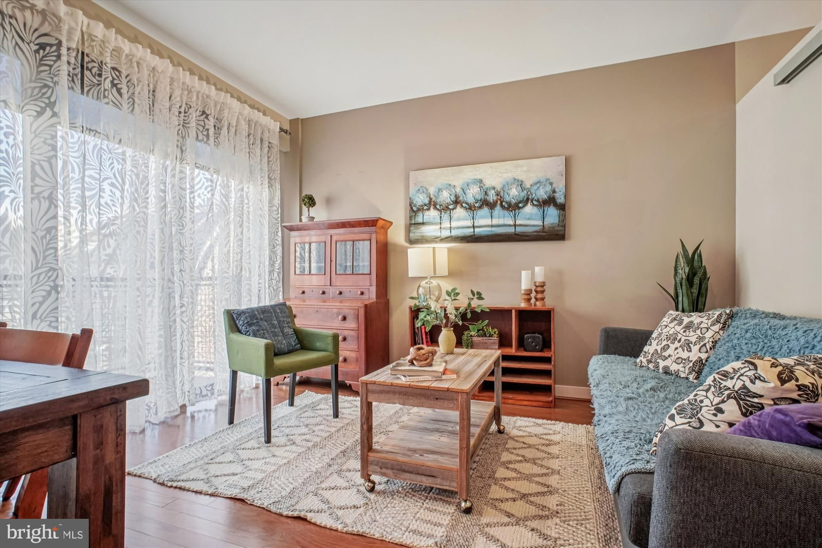 1320 FENWICK LANE #711 photograph