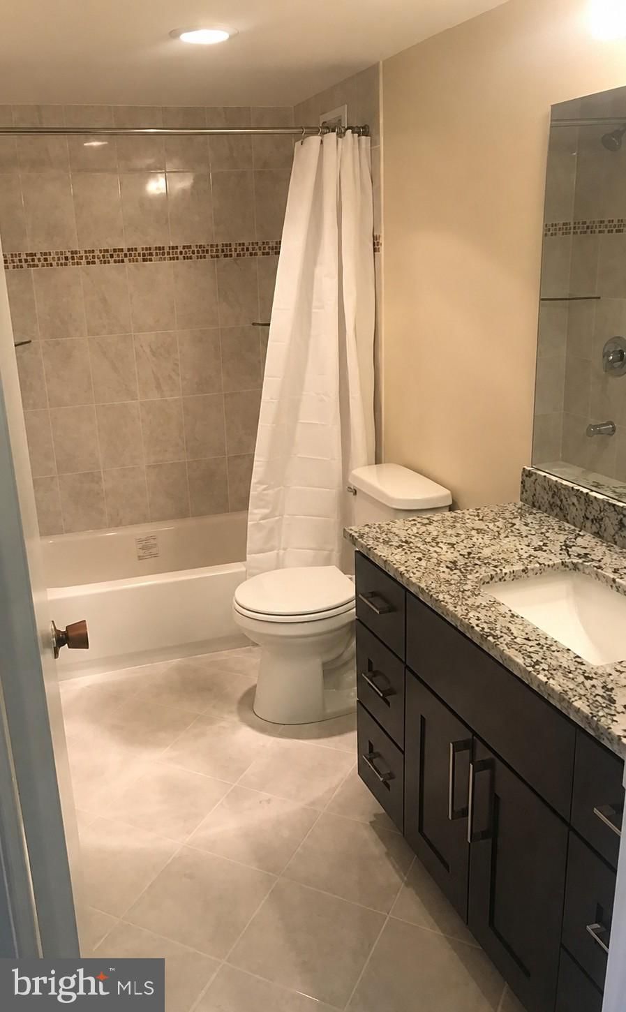 5225 Unit 1814S POOKS HILL Rd photograph